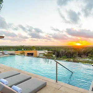 https://aloft-tulum-77780.allrivieramayahotels.com